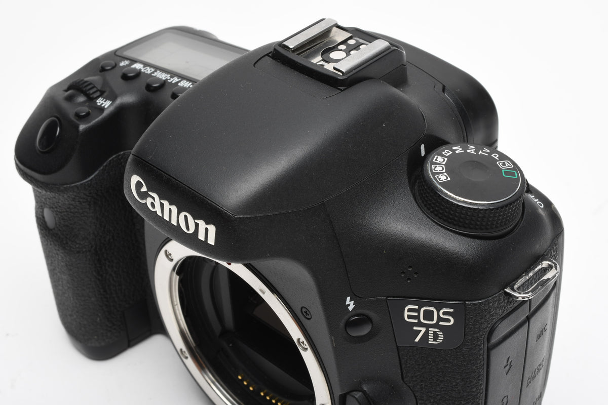Canon EOS 7D 18MP DSLR body, batt, charger, 87K Acts, Fully tested, Complete bundle