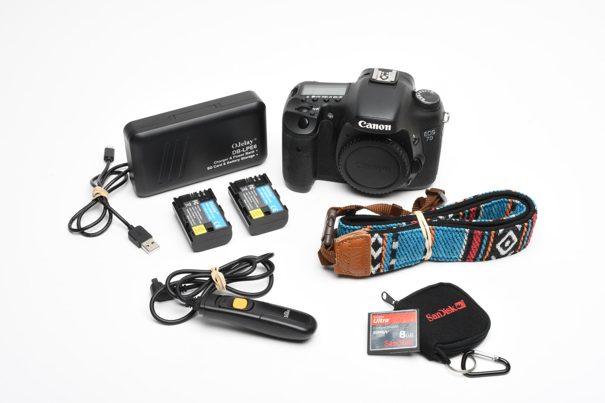 Canon EOS 7D 18MP DSLR body, batt, charger, 87K Acts, Fully tested, Complete bundle