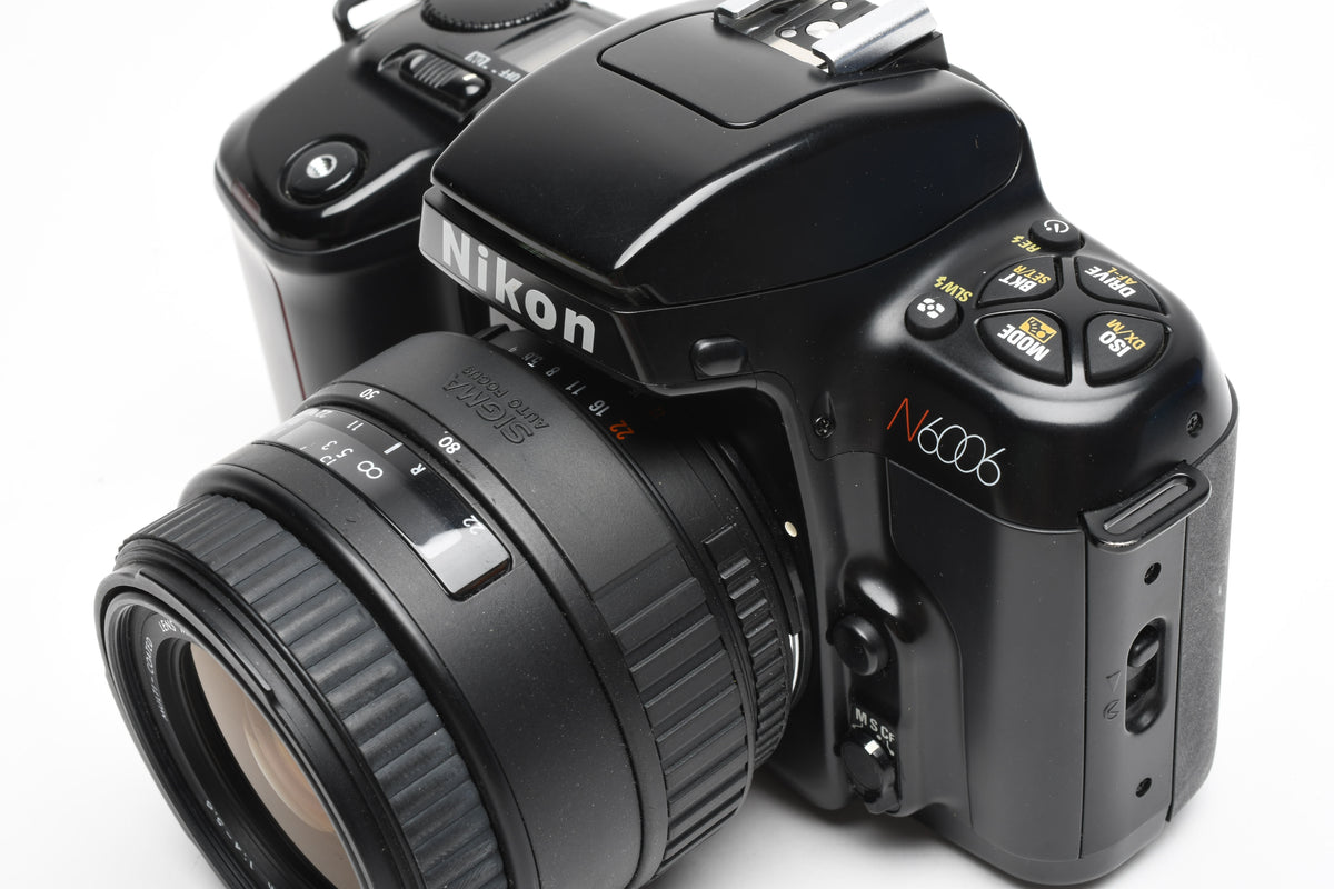 Nikon N6006 35mm SLR w/AF 35-80mm f4-5.6 zoom lens, strap, manual, Great!