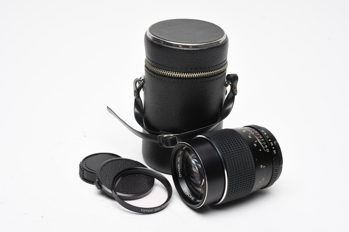 Chinon 135mm f2.8 M42 Mount prime lens, Great! w/Case, caps, 1A filter