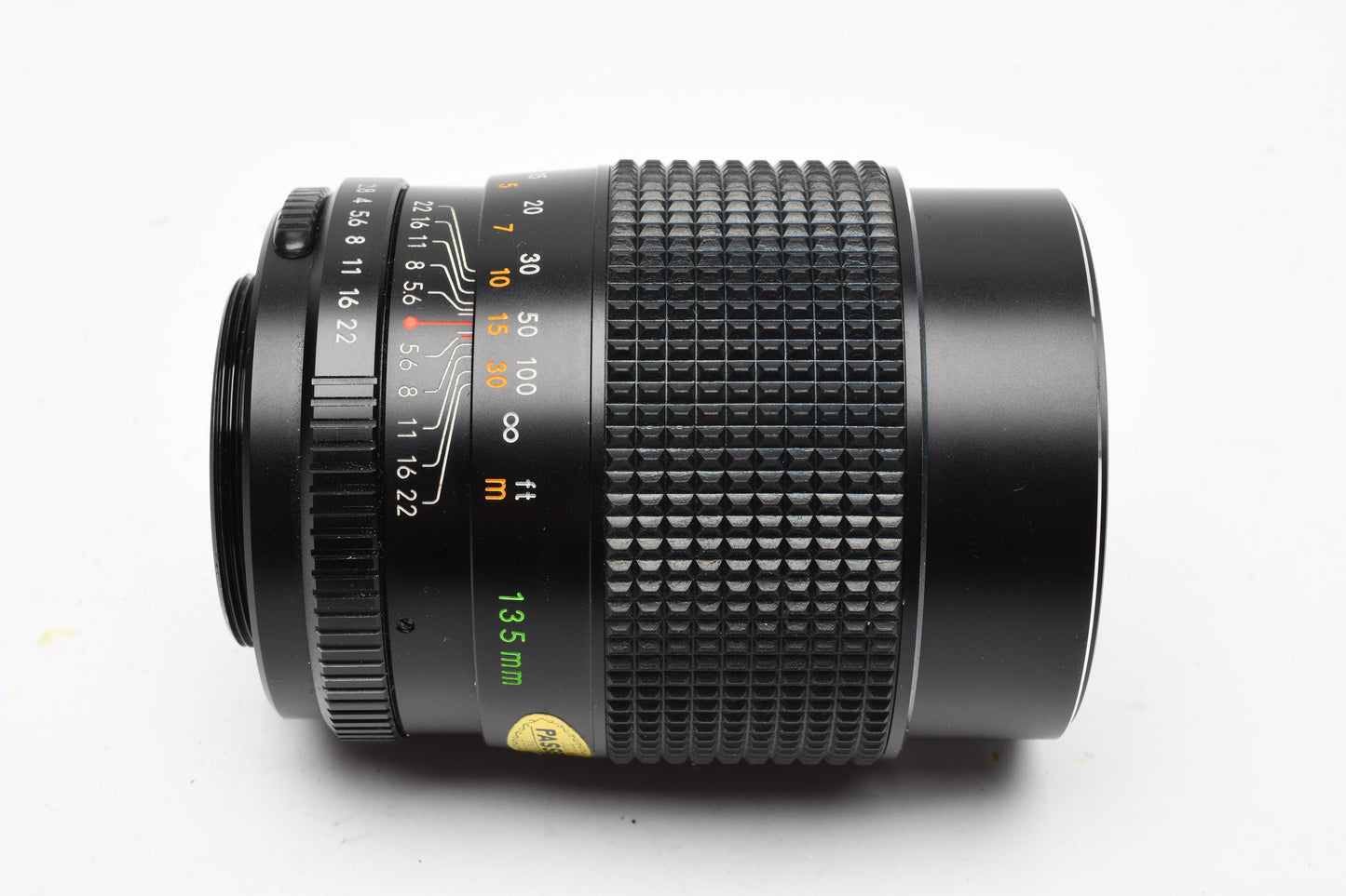 Chinon 135mm f2.8 M42 Mount prime lens, Great! w/Case, caps, 1A filter