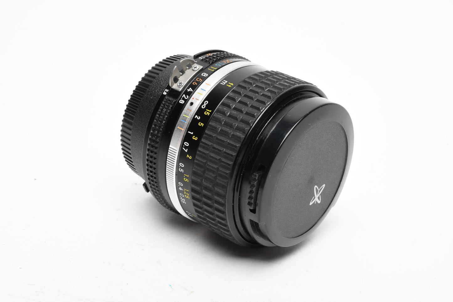 Nikon Nikkor 28mm f2.8 AIS mount lens, caps, nice & clean, Sharp!