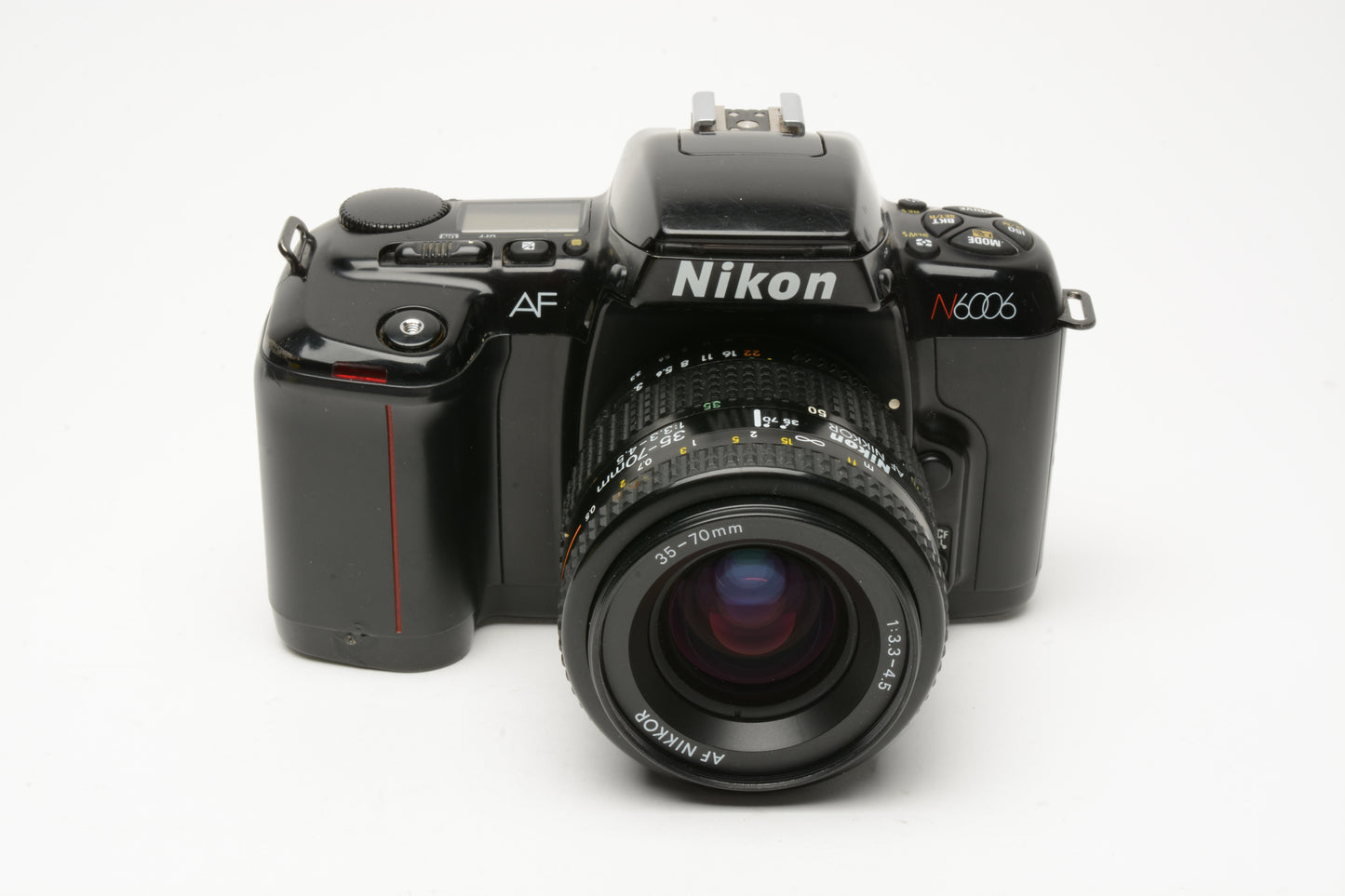 Nikon N6006 35mm SLR w/AF 35-70mm f3.3-4.5 zoom lens, strap, good!