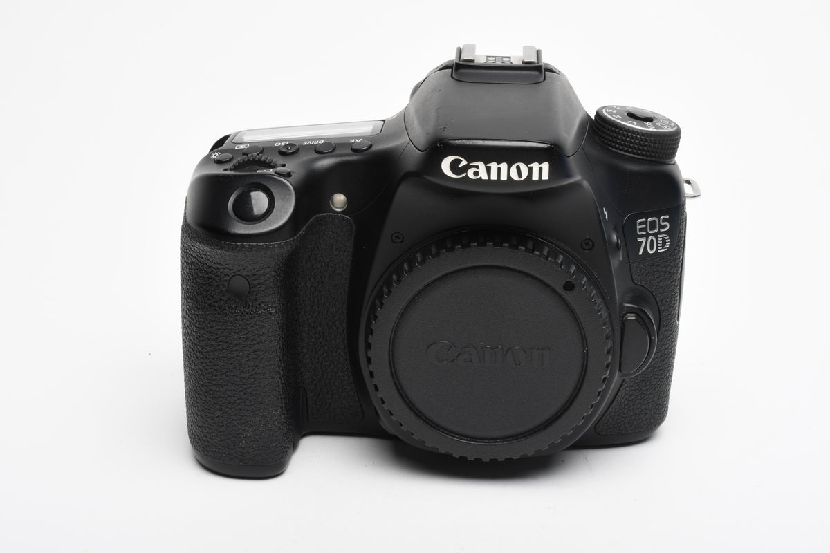 Canon EOS 70D DSLR Body w/Batt, charger, strap, 32K Acts