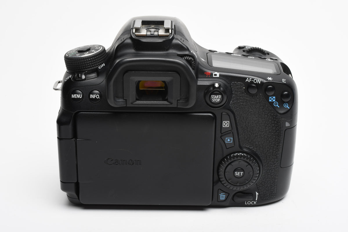 Canon EOS 70D DSLR Body w/Batt, charger, strap, 32K Acts
