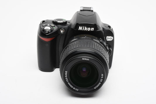 Nikon D40X body w/Nikkor 18-55mm f3.5-5.6 GII w/batt, charger, Only 8k Acts!