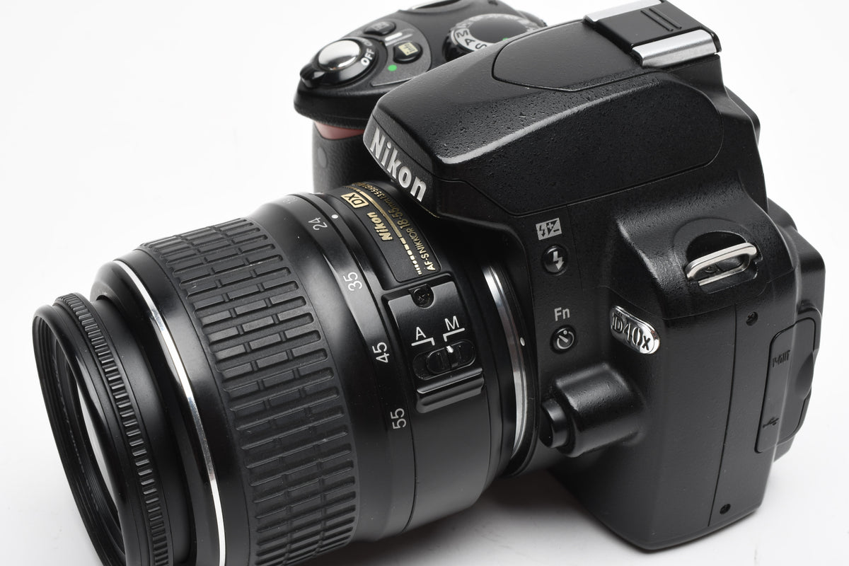 Nikon D40X body w/Nikkor 18-55mm f3.5-5.6 G II w/ batt, charger, Only 8k Acts, Nice!