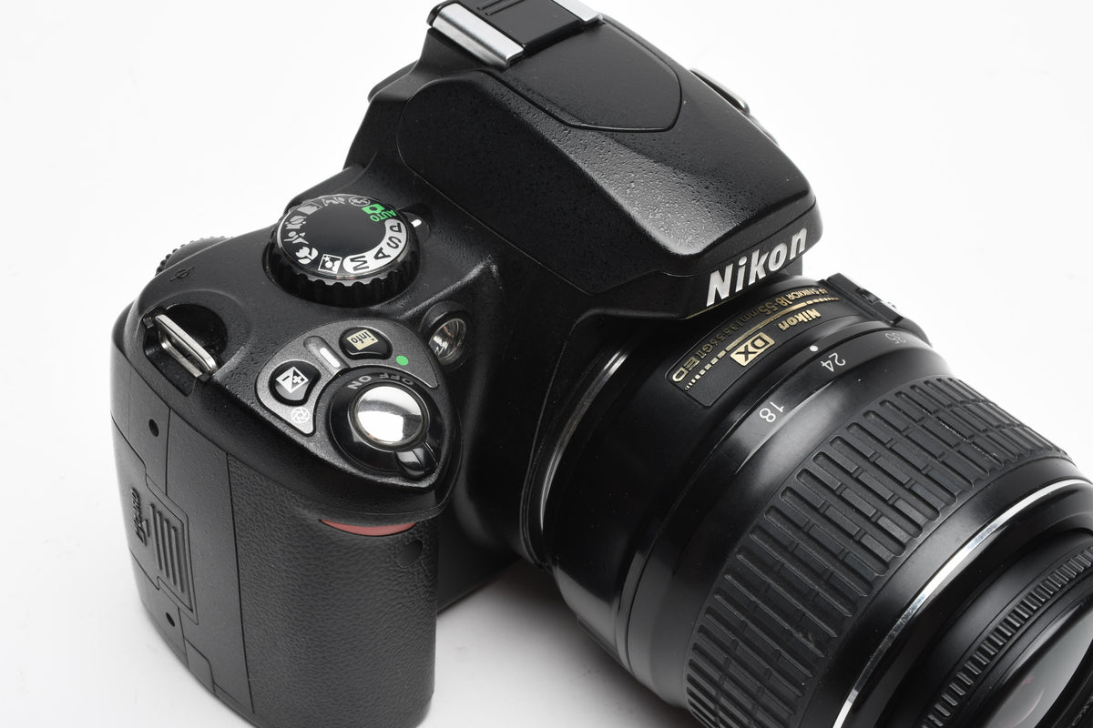 Nikon D40X body w/Nikkor 18-55mm f3.5-5.6 G II w/ batt, charger, Only 8k Acts, Nice!