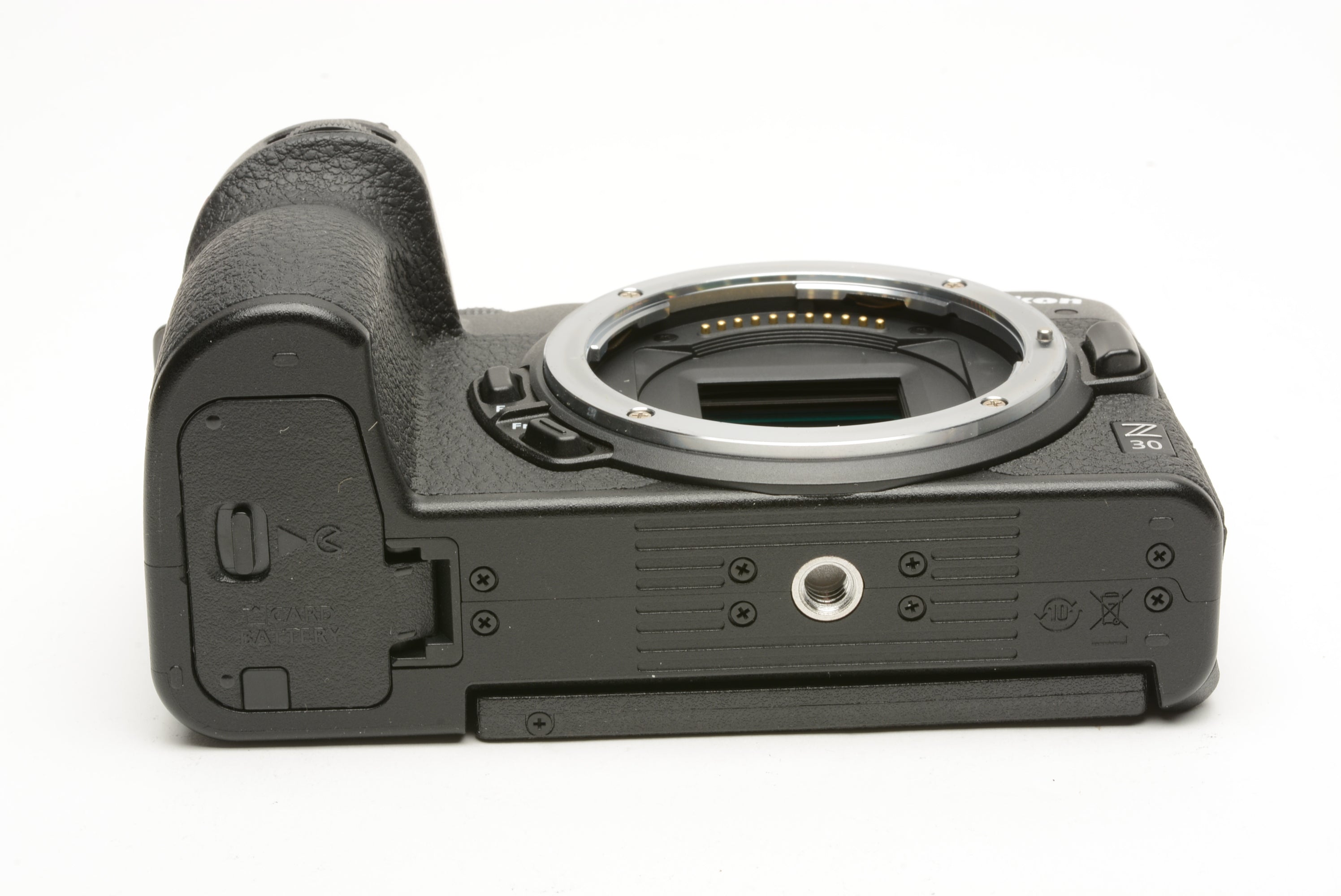 Nikon Z30 Mirrorless Camera w/NIKKOR Z DX 16-50mm f/3.5-6.3 VR Lens +  NIKKOR Z DX 50-250mm f/4.5-6.3 VR Lens + 500mm f/8 Focus Lens + Tripod +  128GB
