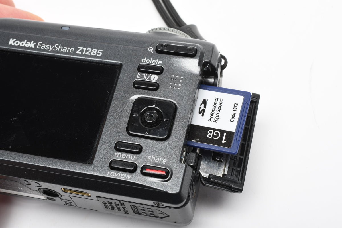 Kodak Z1285 12MP Digital Point&Shoot HD w/1GB SD, Strap, Tested
