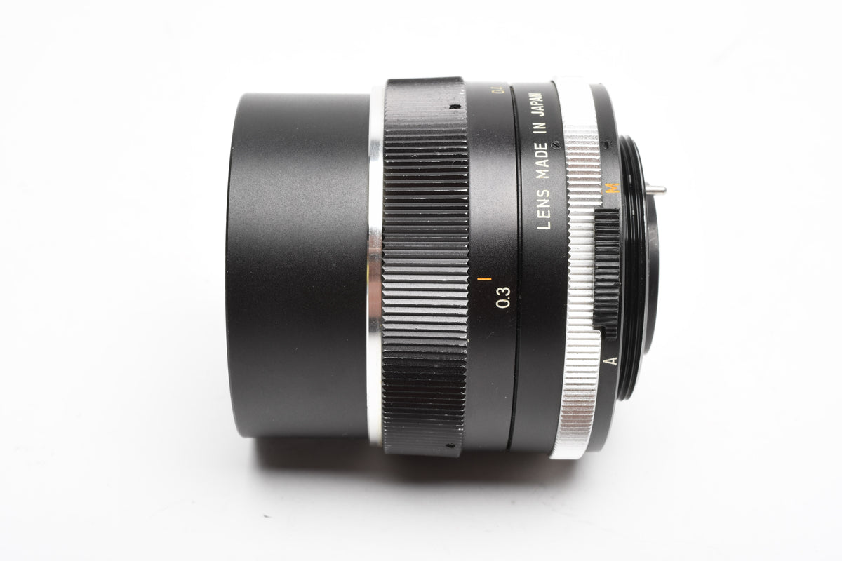 Accura Diamatic Auto 28mm F2.8 Wide Angle Lens for M42 Mount w/Caps and UV Filter, Nice!