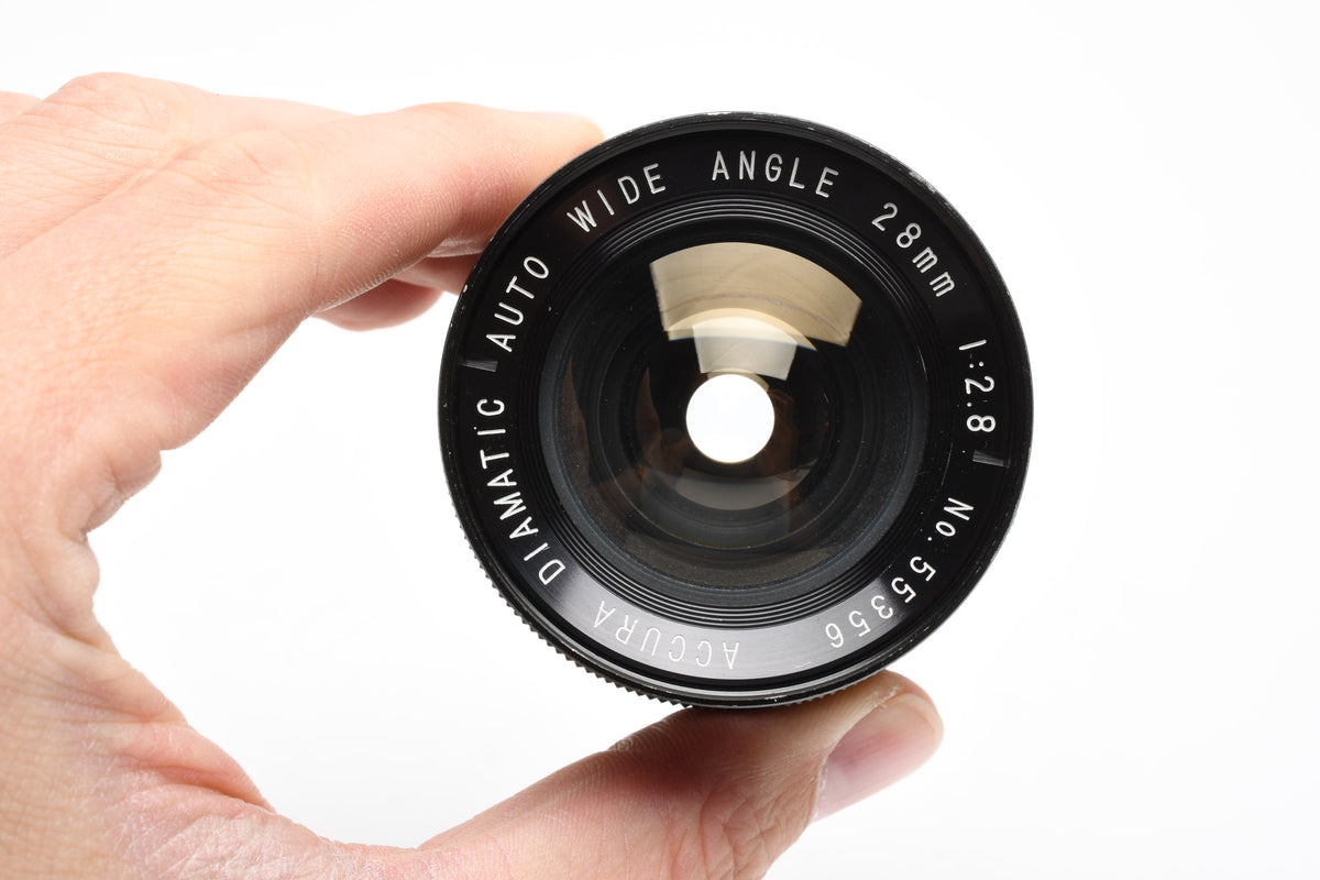 Accura Diamatic Auto 28mm F2.8 Wide Angle Lens for M42 Mount w/Caps and UV Filter, Nice!