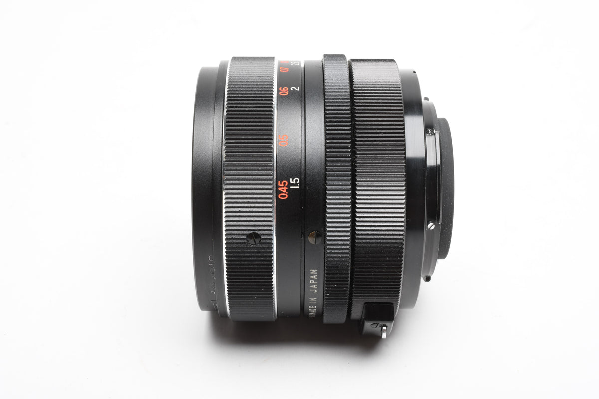 Vivitar 28mm f2.8 wide angle lens for Nikon F Mount w/Caps and UV Filter, Nice