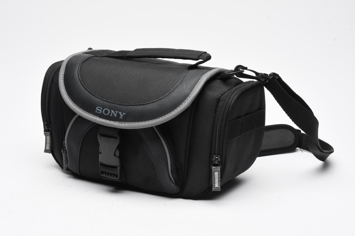 Sony DCR-SR40 30GB Handycam Digital Camcorder (Silver) w/Nightshot Mode