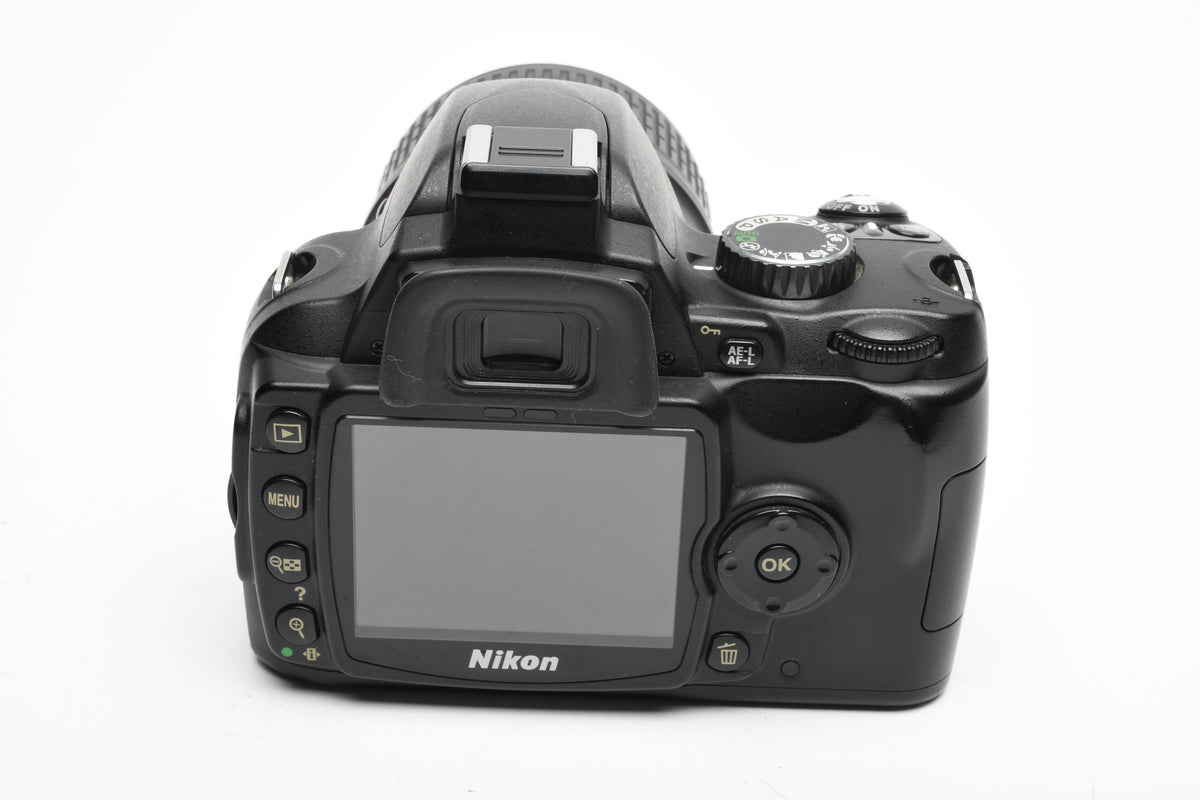 Nikon D60 10.2mp DSLR Camera W/Nikon AF-S 18-55mm VR F3.5-5.6G Zoom Lens, 17K Acts, Nice!