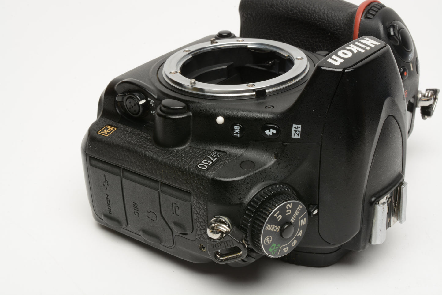 Nikon D750 DSLR Body w/2X batts, charger, strap, manuals, boxed 45K acts