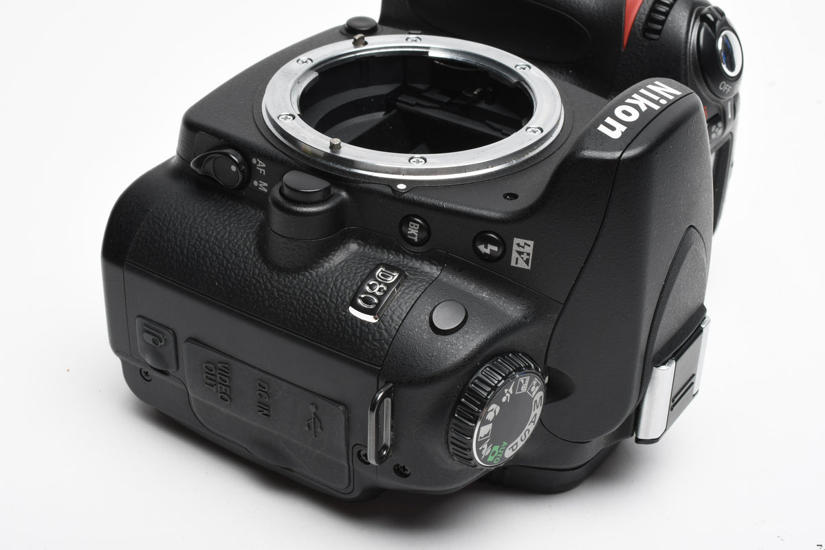 Nikon D80 DSLR body, batt+charger+strap, 4798 Acts, + Manual