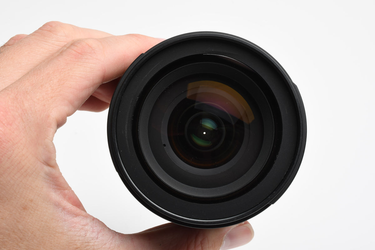 Nikon AF-S Nikkor 18-135mm f3.5-5.6G ED zoom lens, caps + hood, Mint-