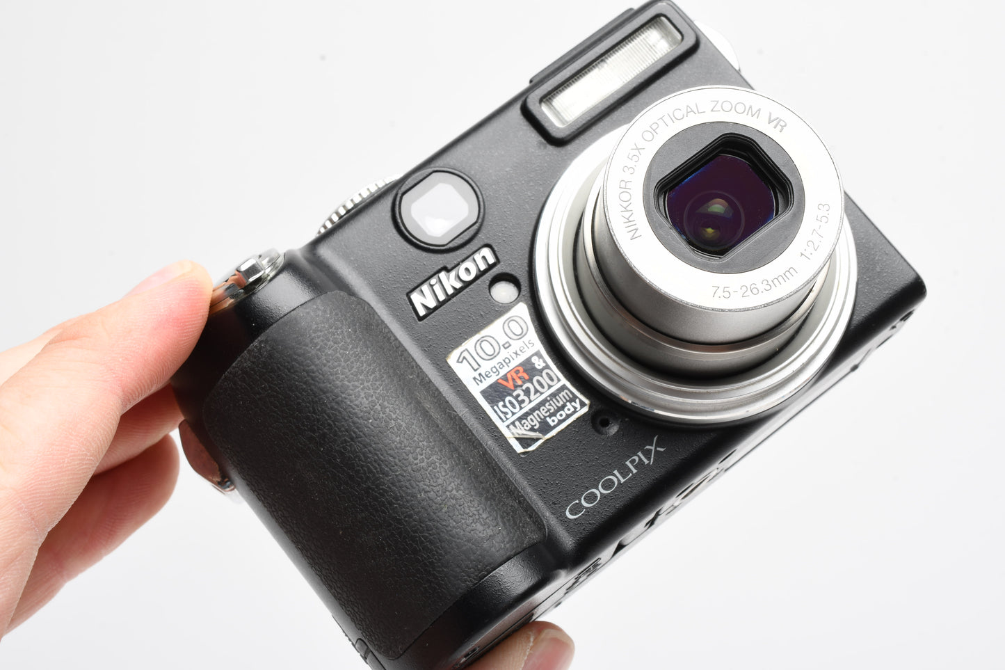 Nikon Coolpix P5000 10MP Digital Point&Shoot camera Batt+charger+strap
