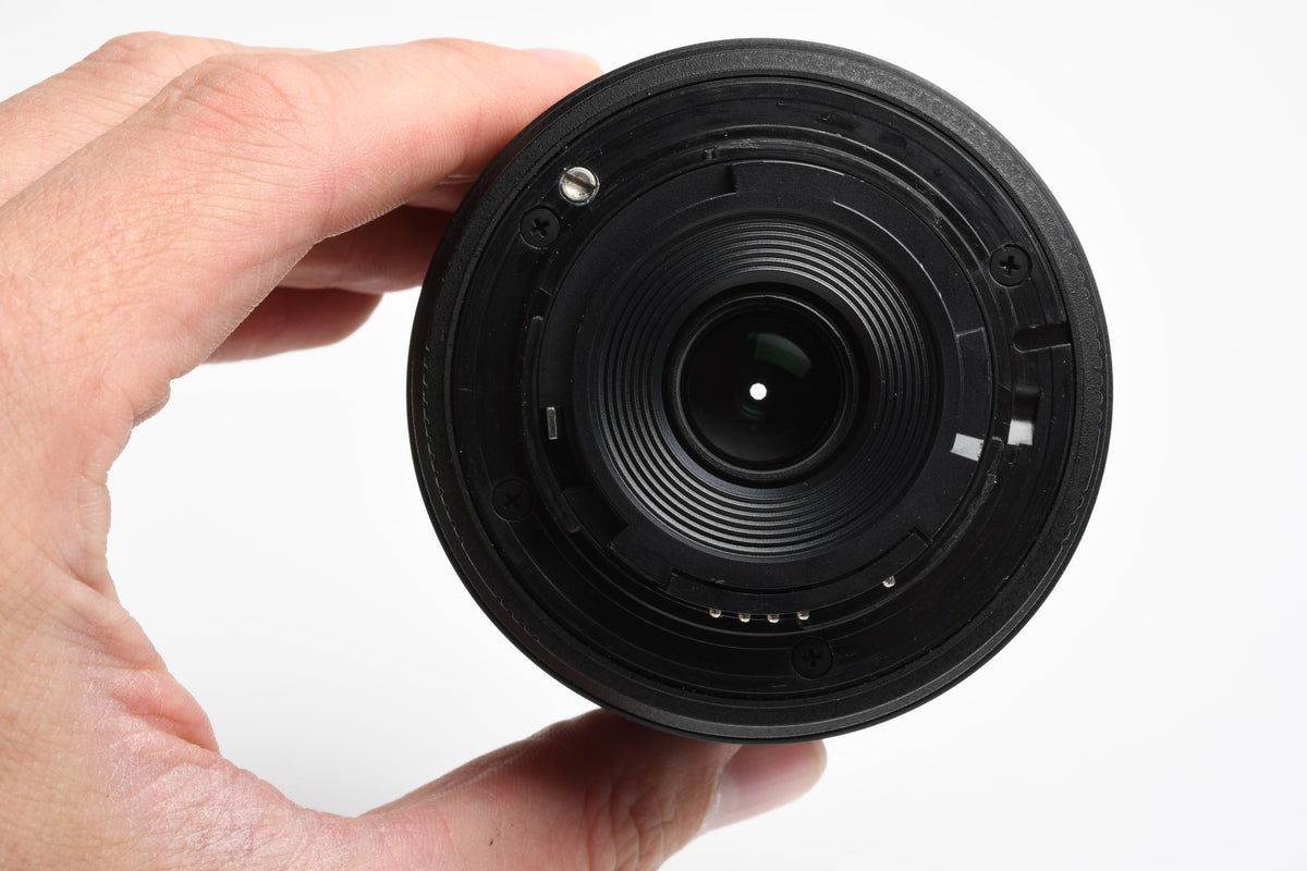 Tamron (Quantaray) AF 55-200mm f4-5.6 LD Macro zoom for Nikon F + Hood