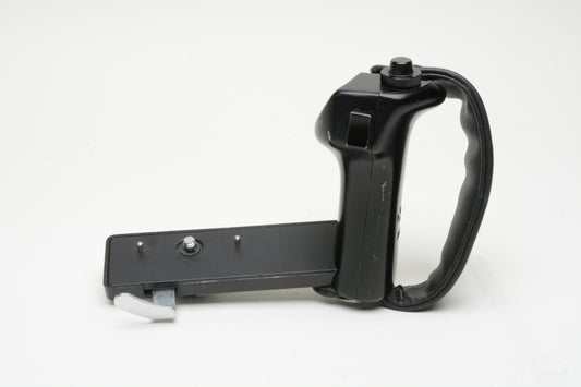 Mamiya 645 Left hand grip, clean wrist strap, Nice