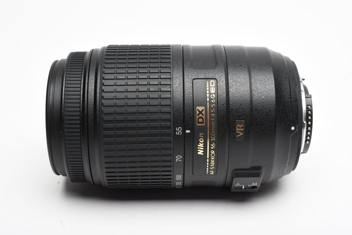 Nikon AF-S Nikkor 55-300mm f4.5-5.6G ED VR zoom lens, Hood, Caps, UV