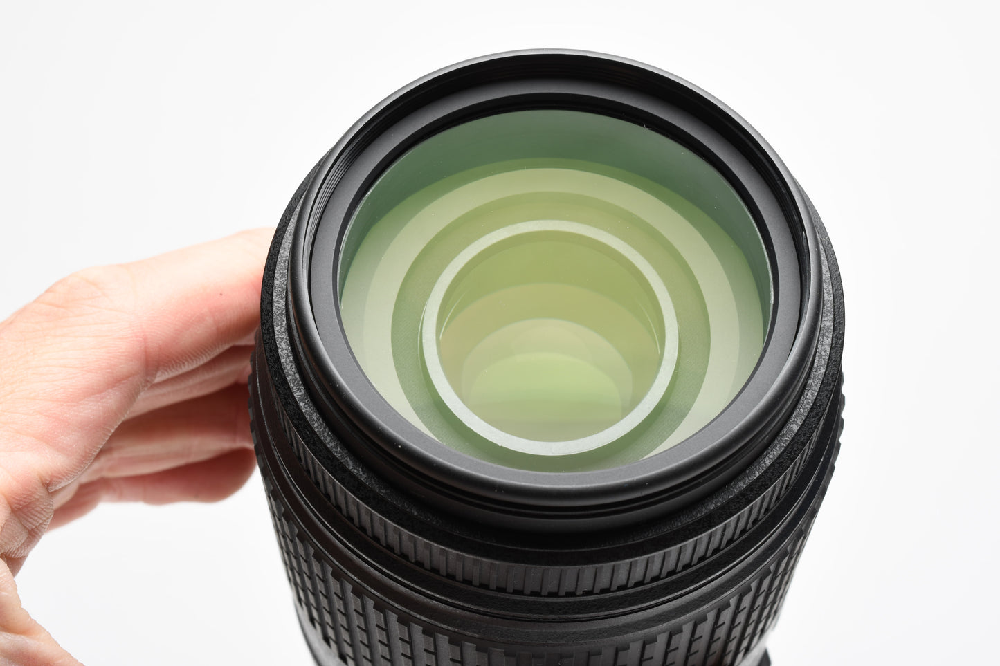Nikon AF-S Nikkor 55-300mm f4.5-5.6G ED VR zoom lens, Hood, Caps, UV