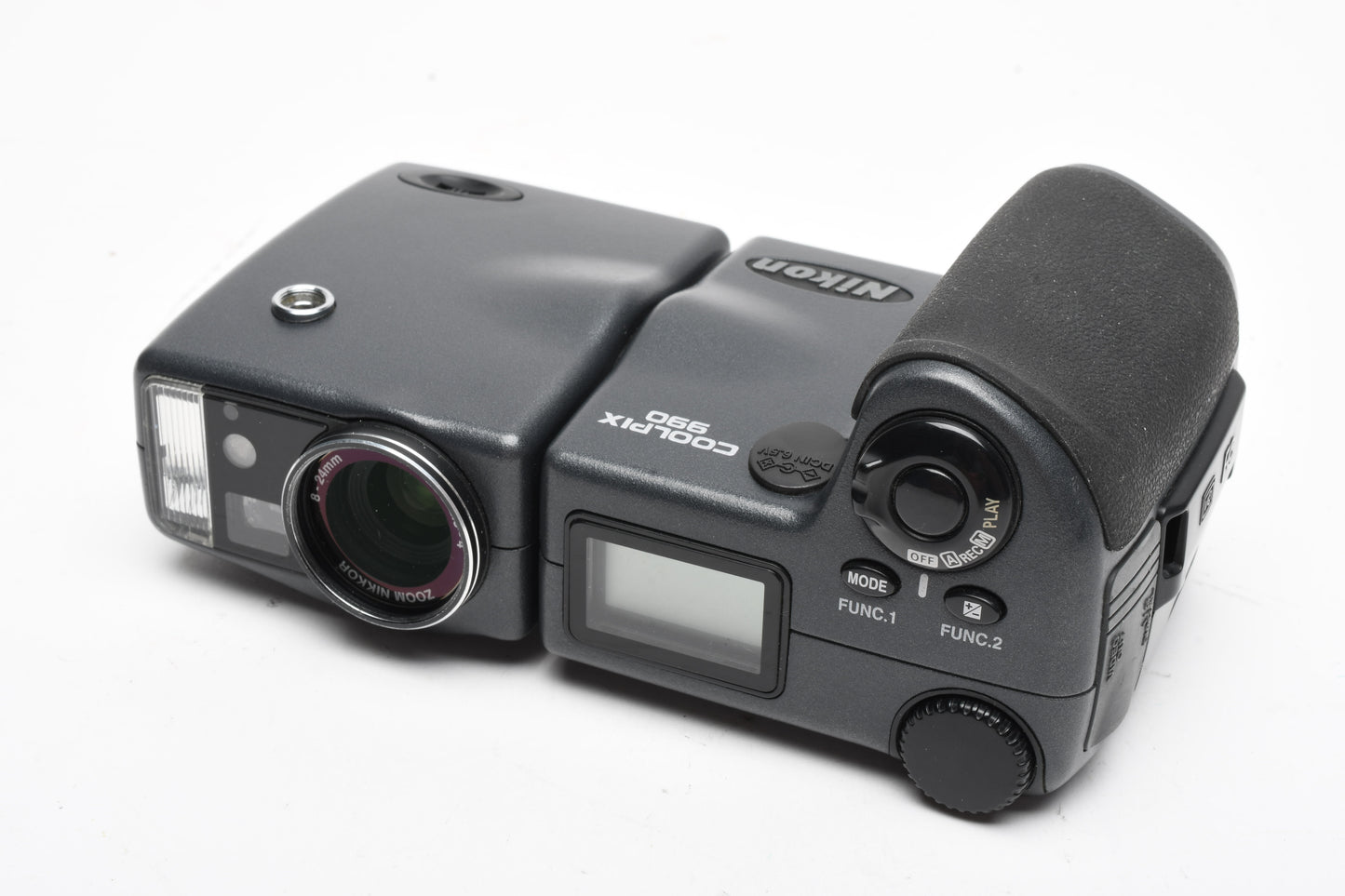 Nikon Coolpix 950 Digital Point&Shoot 3.2MP camera, Boxed