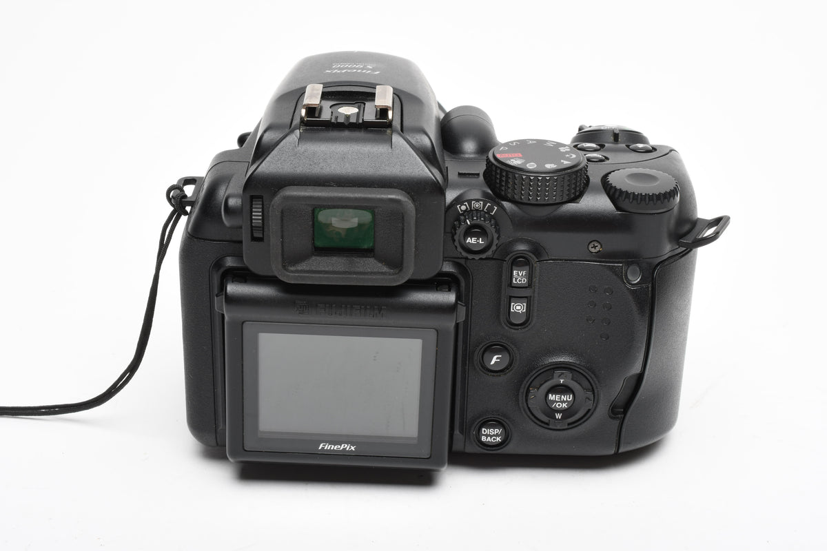 Fujifim Finepix S9000 Digital Point&Shoot camera w/UV Filter, Cap, 8GB CF Card, Clean!