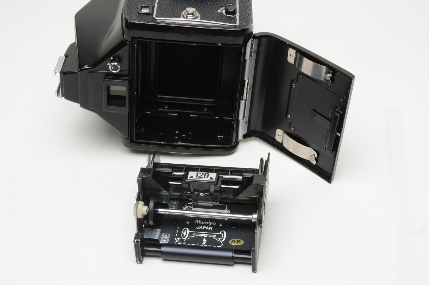 Mamiya M645 1000S w/80mm f2.8, good seals, great working, clean