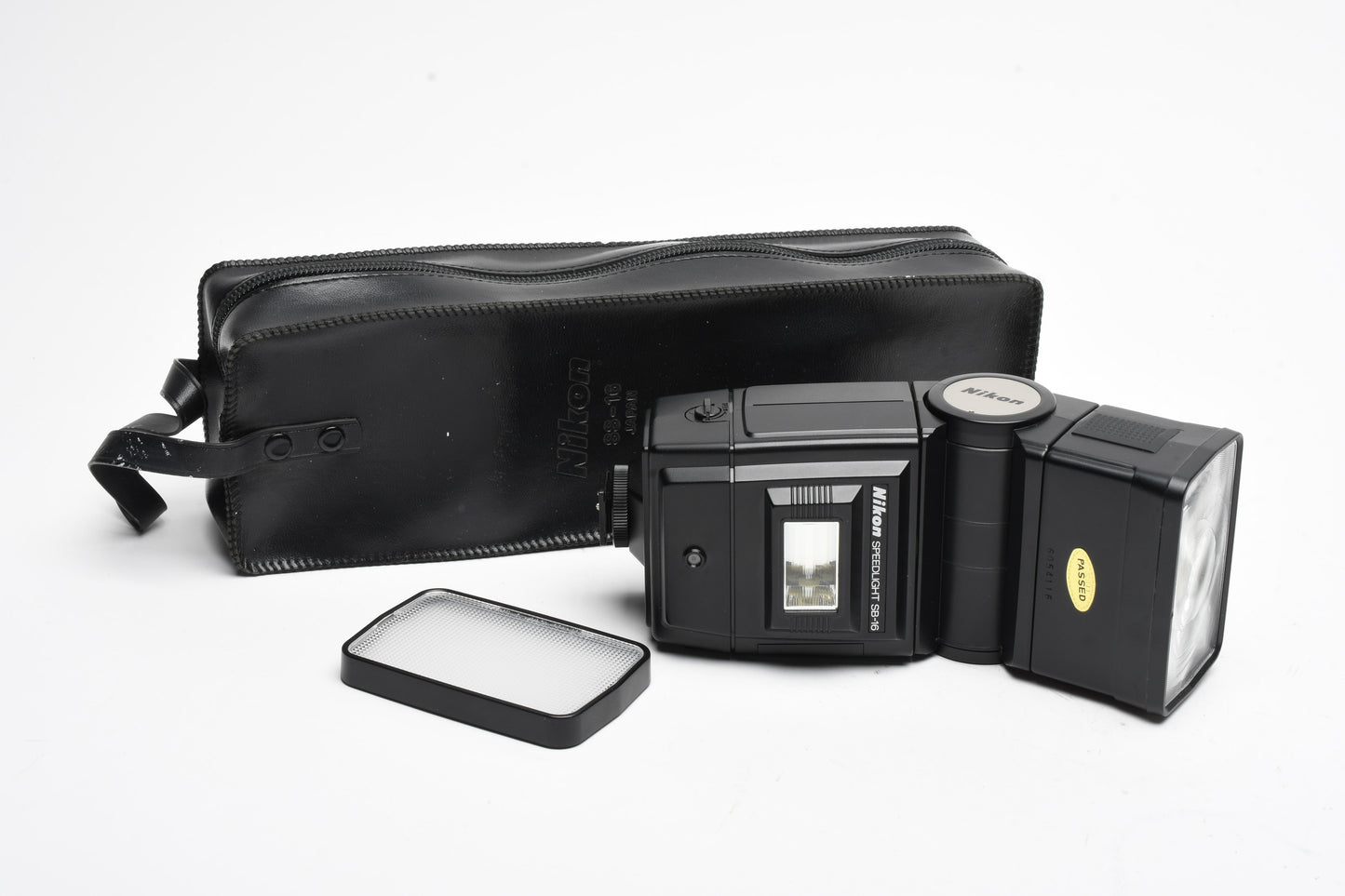 Nikon SB-16B Speedlight flash w/AS-9 shoe mount, case, diffuser, gently used