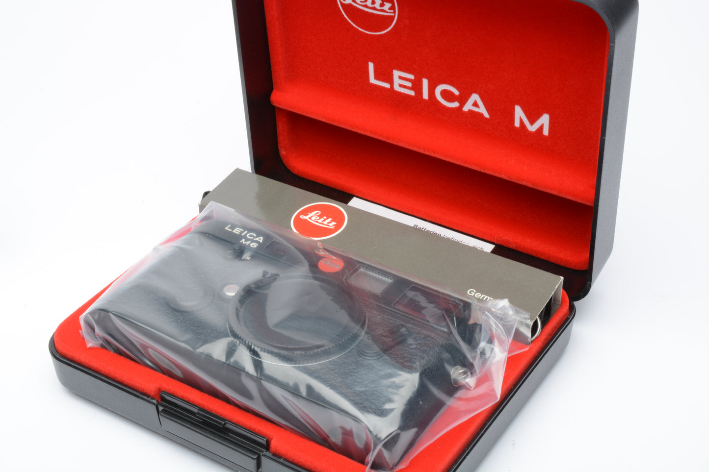 Leica M6 .85 Black Camera body, CLA'd, very clean, perfect operations, nice! Boxed