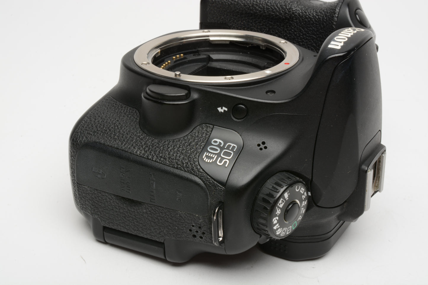 Canon EOS 60D Body, batt, charger, strap, USA version, 17,652 Acts!