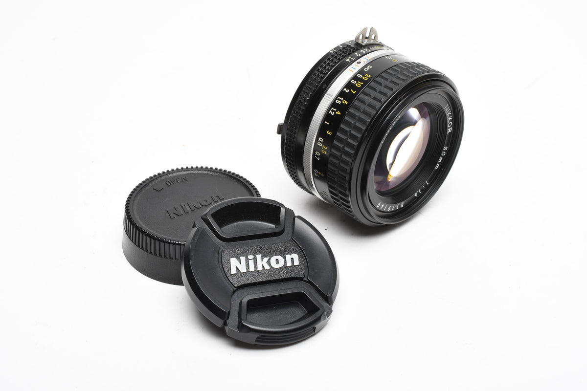 Nikon Nikkor 50mm f1.4 AI-S Prime lens w/Caps, Great prime lens!
