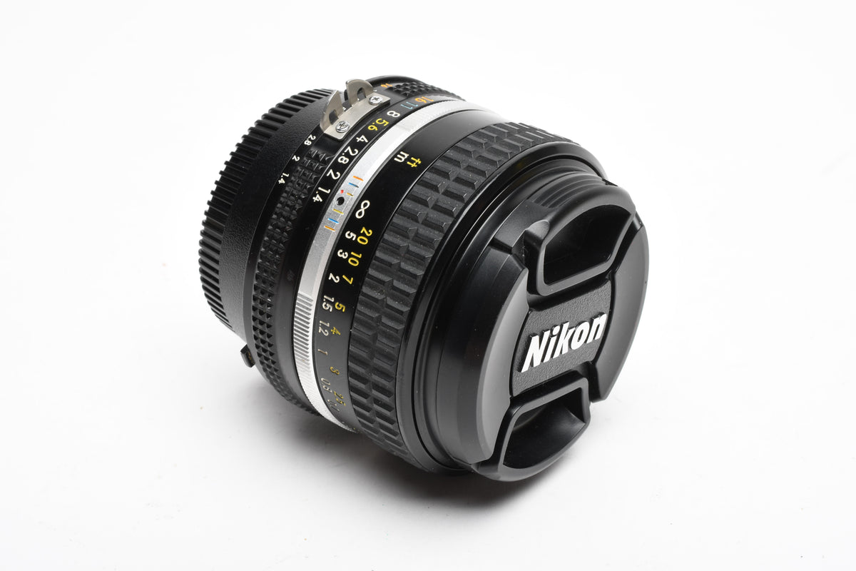 Nikon Nikkor 50mm f1.4 AI-S Prime lens w/Caps, Great prime lens!