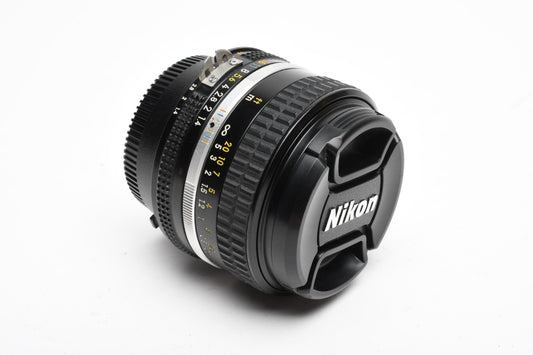 Nikon Nikkor 50mm f1.4 AI-S Prime lens w/Caps, Great prime lens!