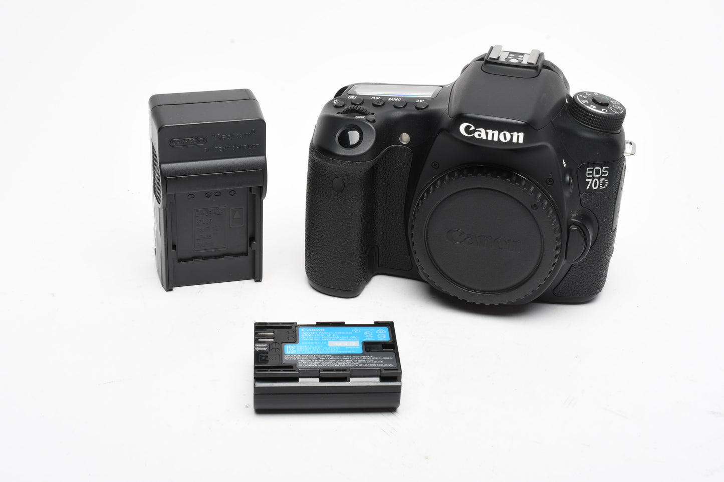 Canon EOS 70D DSLR Body w/Batt, charger, strap, Only 2576 Acts!