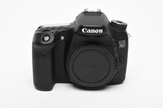 Canon EOS 70D DSLR Body w/Batt, charger, strap, Only 2576 Acts!