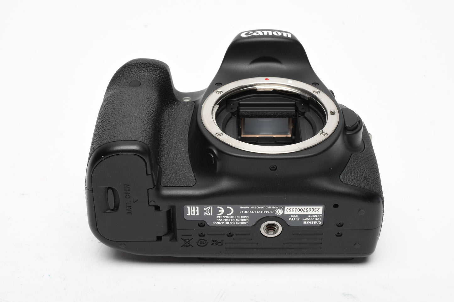 Canon EOS 70D DSLR Body w/Batt, charger, strap, Only 2576 Acts!