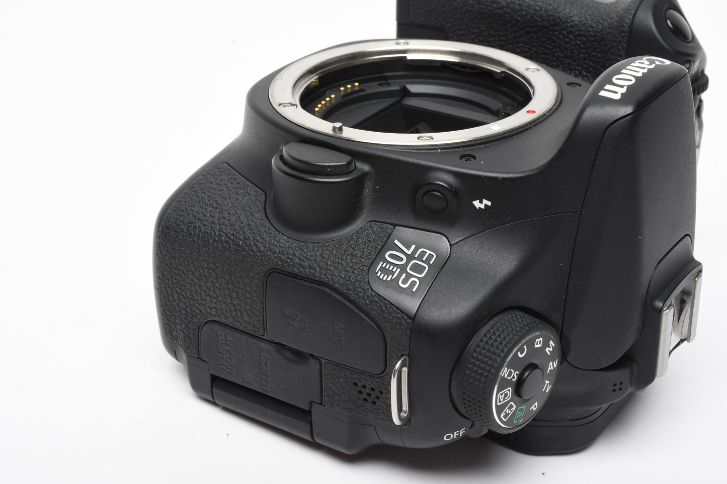 Canon EOS 70D DSLR Body w/Batt, charger, strap, Only 2576 Acts!