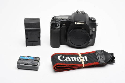 Canon EOS 30D DSLR Body, batt+charger+strap, Works great