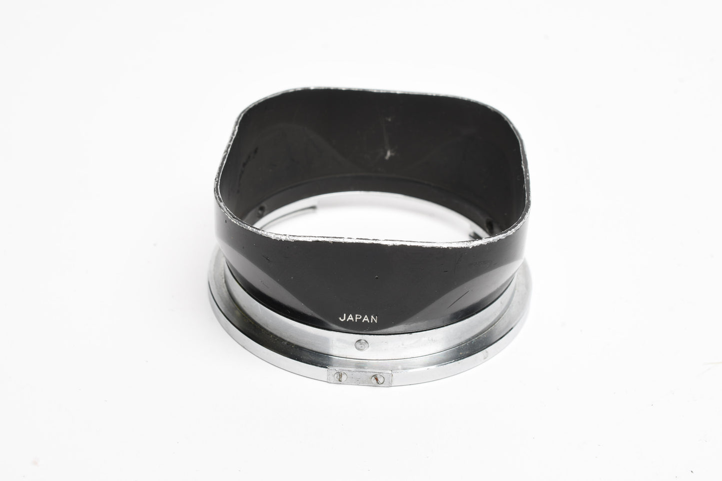 Walz Bay III lens hood for TLR, Clean