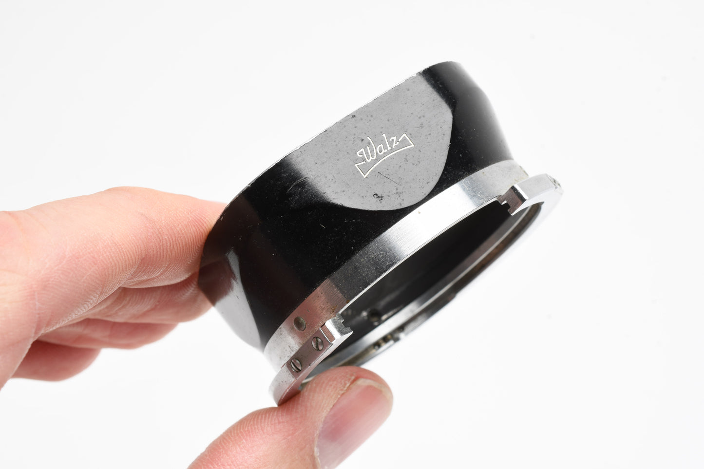 Walz Bay III lens hood for TLR, Clean