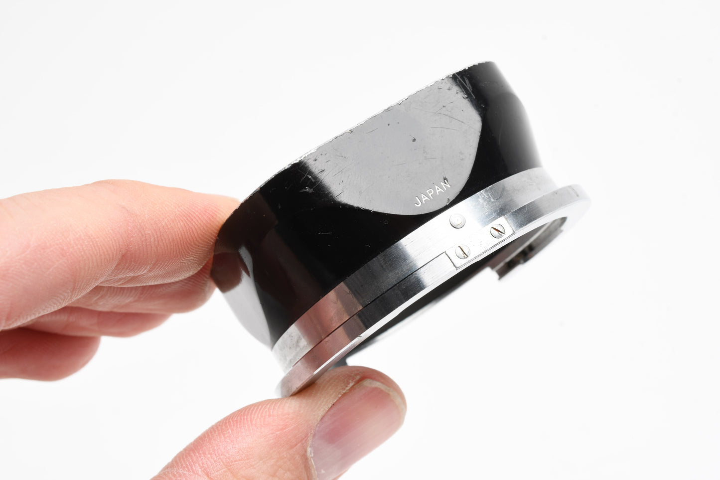 Walz Bay III lens hood for TLR, Clean