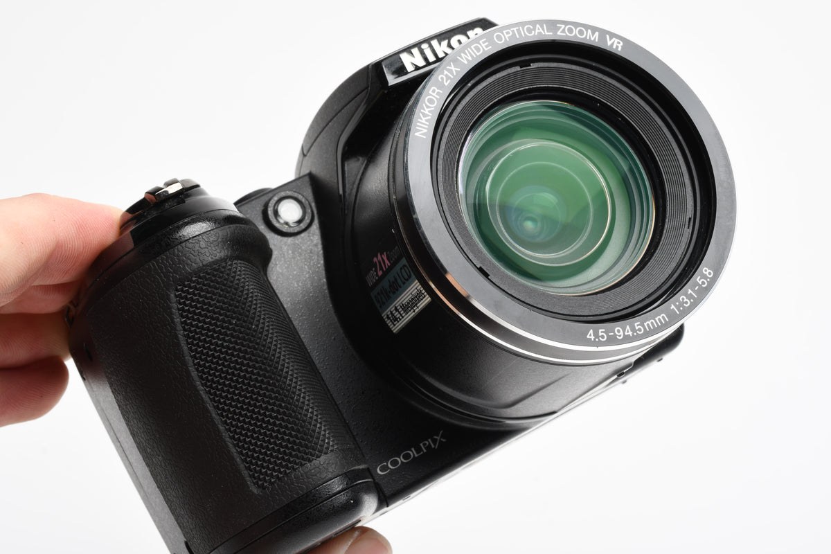 Nikon Coolpix L120 14.1MP Digital Point&Shoot strap+cap, Clean