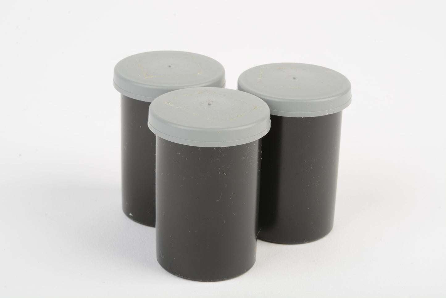 3X Kodak Kodachrome KR 64ASA 135-36 35mm film in canisters, expired ?