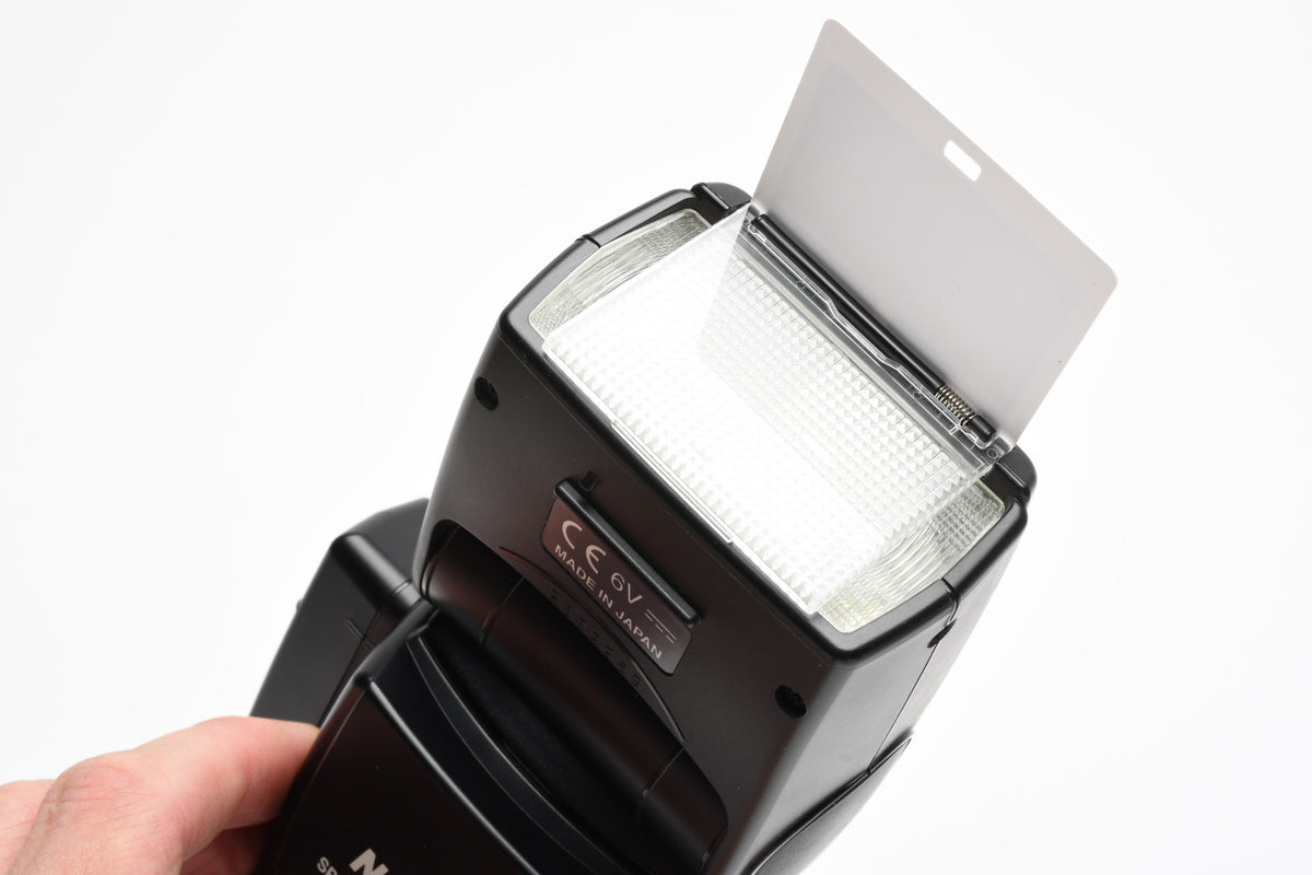 Nikon SB-800 Speedlight flash w/diffuser, extra chamber, case, Nice