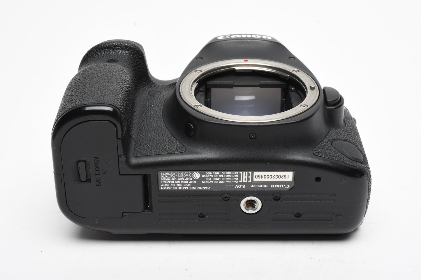 Canon EOS 6D Mark II 26.2MP DSLR body, 2X batts, charger, 187K Acts, Good!