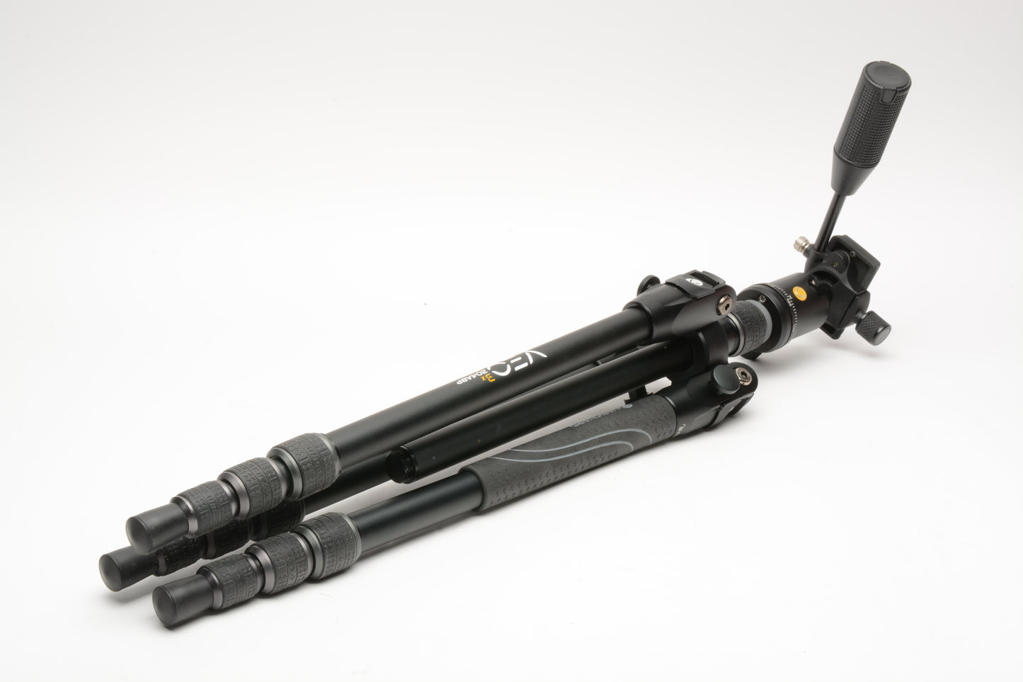 Vanguard VEO 3X 3-in-1 Lightweight Compact Tripod w/Pan head and QR plate + Case