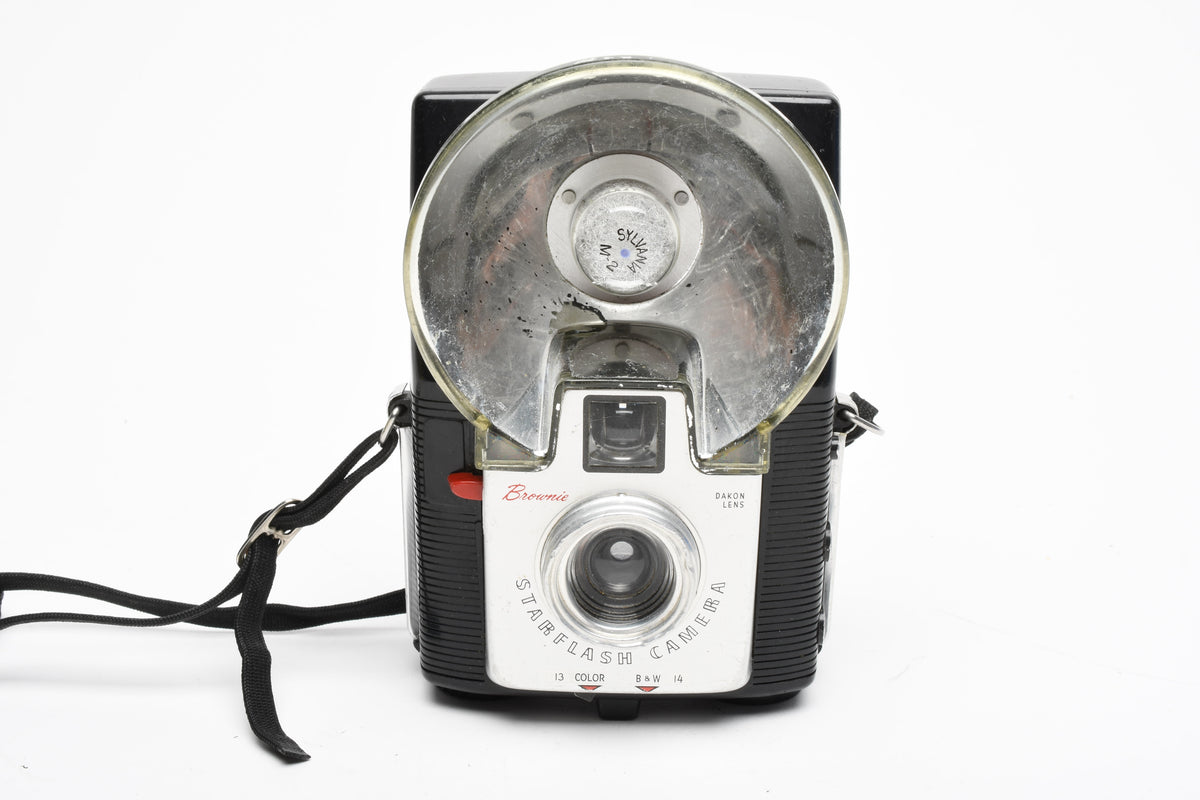 Kodak Brownie Starflash Vintage Camera w/M2 bulb, Nice collector